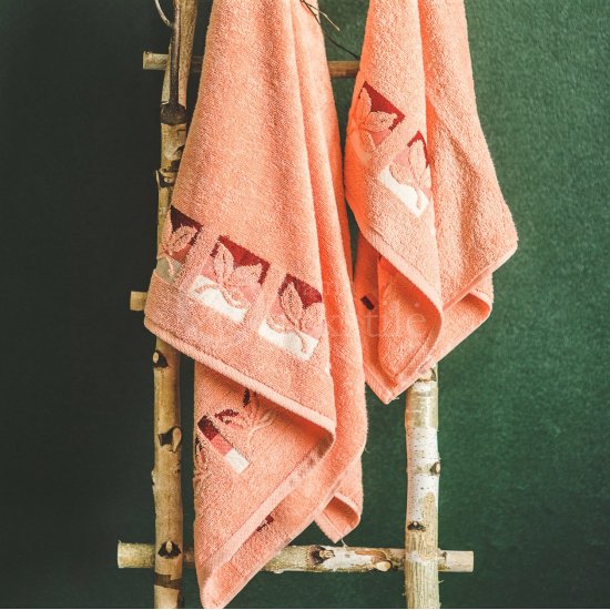 Cotton terry bath towel with leaves "PEACH"